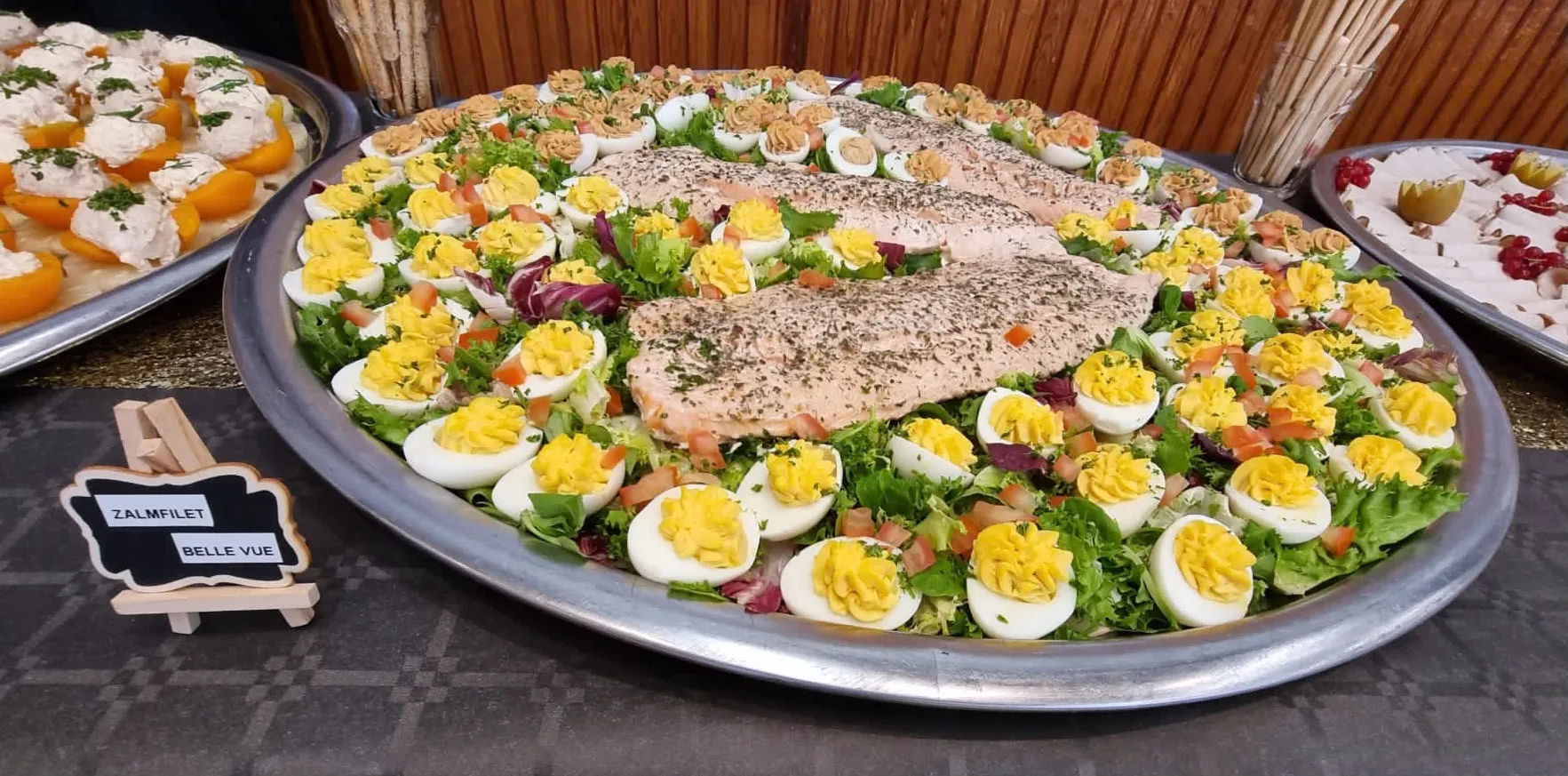 Warme gerechten voor een buffet