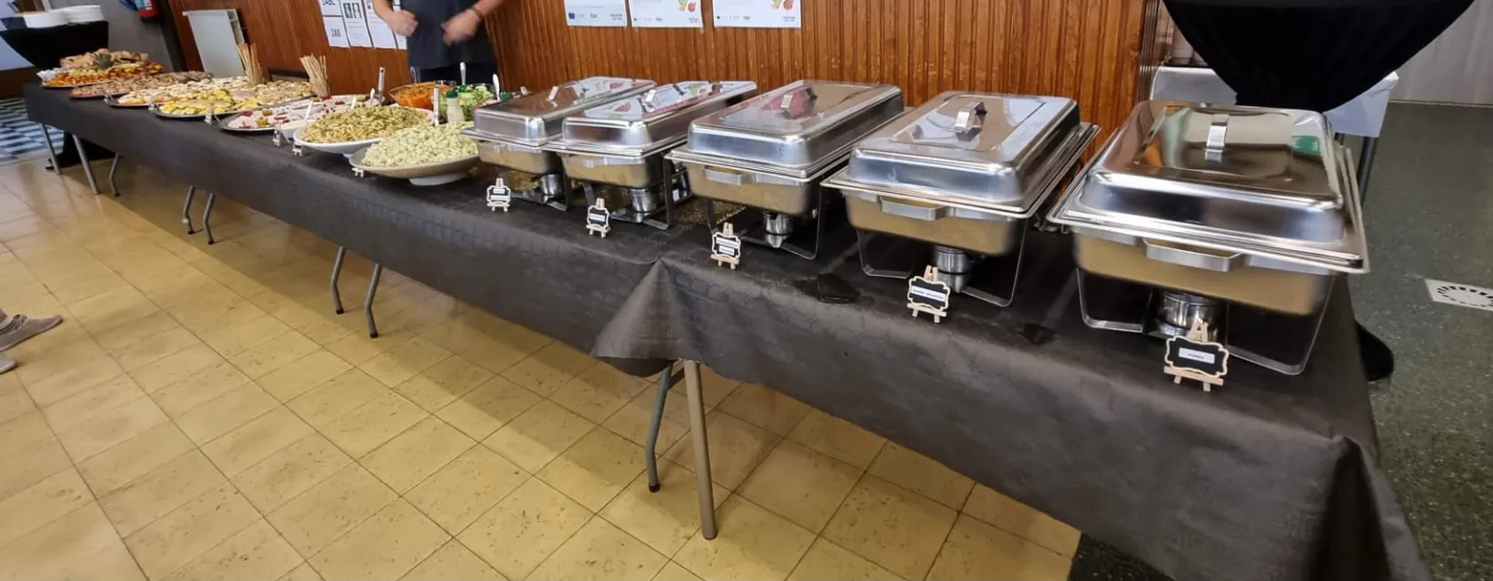Buffetopstelling met verschillende gerechten